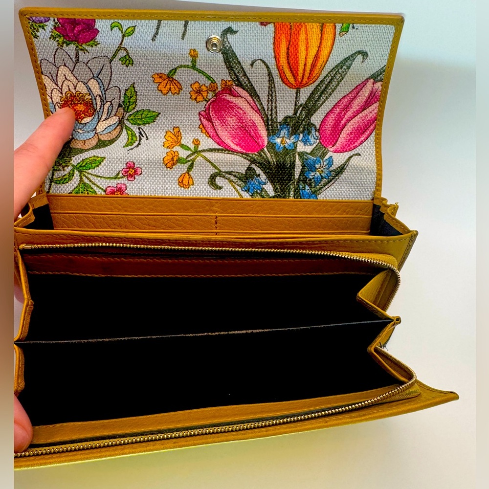 Gucci Continental Wallet Flora Goldenrod Leather W Rare Floral Canvas Lining - Picture 11 of 12